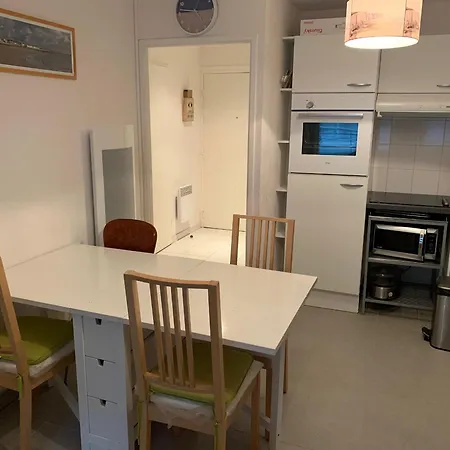 Cosy Proche Avec Balcon Et Parking - Fr-1-482-75 Lägenhet *